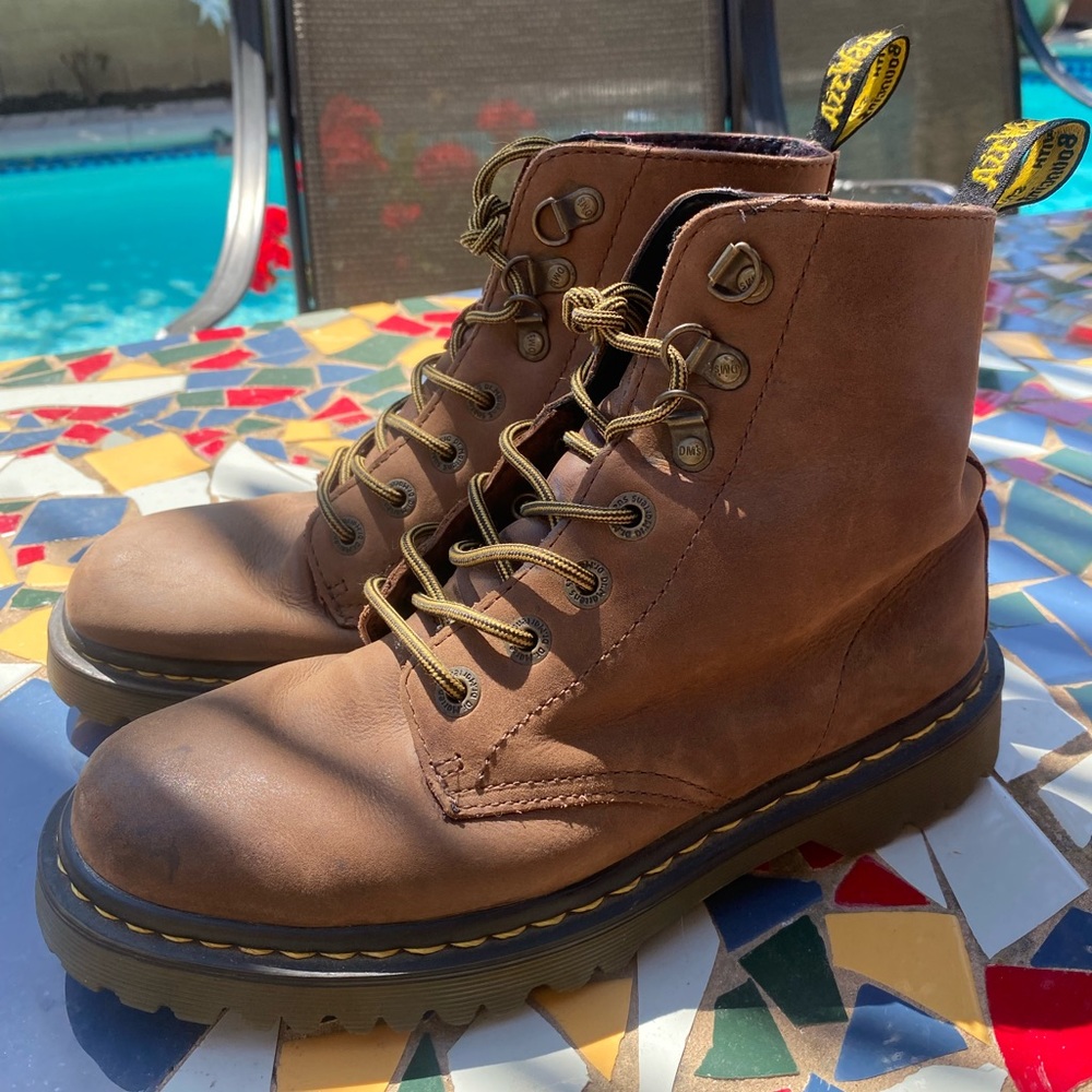 Square Toe Dr. Martens ◻️